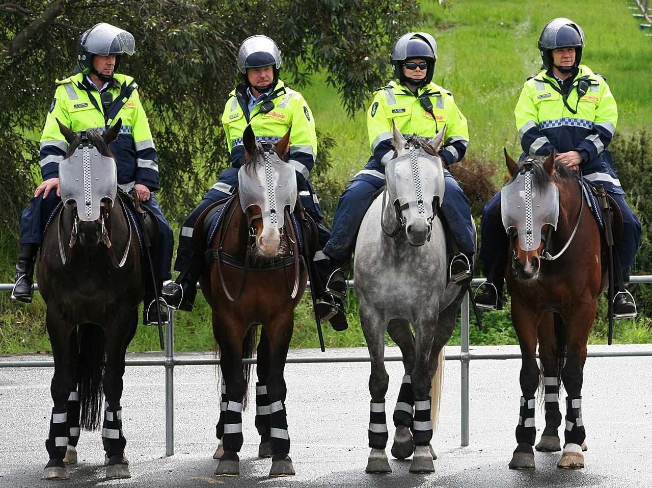 1280px-australian_mounted_police_victoria-edit1-1544138447995.jpg
