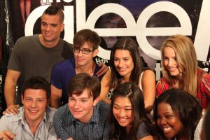 Glee_cast-300x200.jpg
