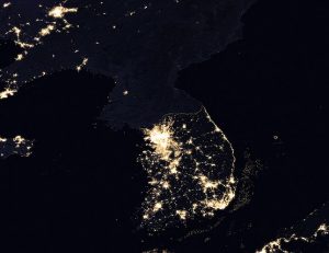 555px-Korean_Peninsula_at_night_from_space-1-300x231.jpg