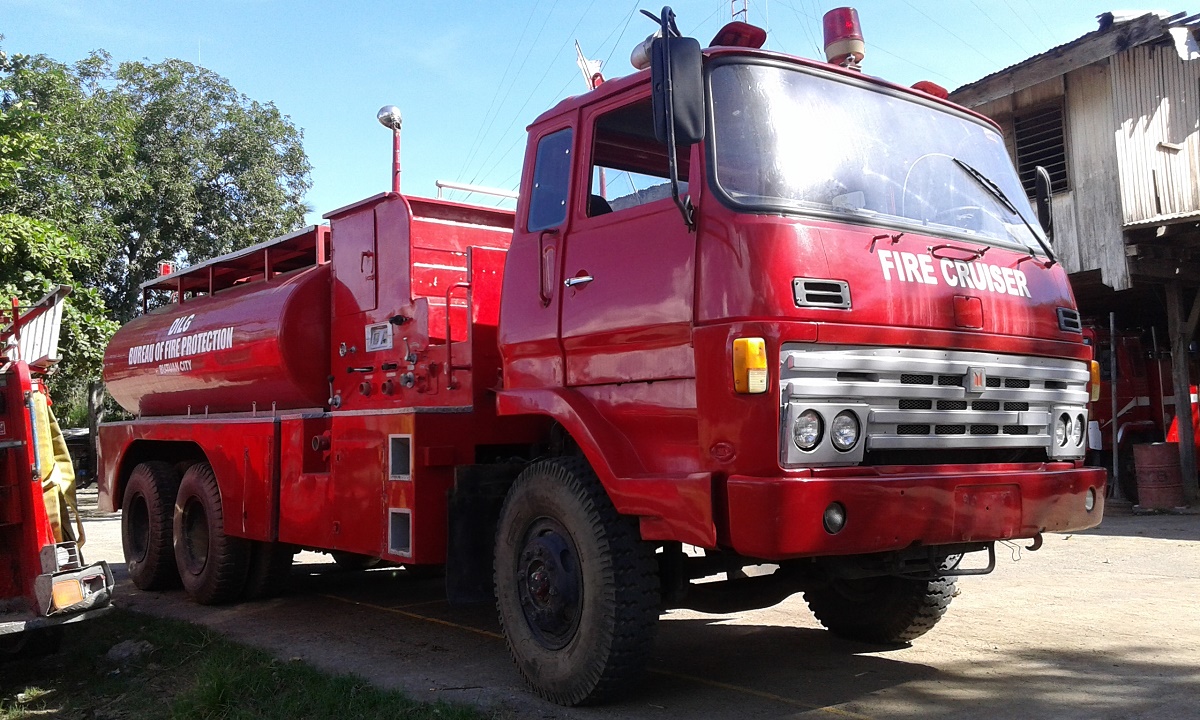 isuzu_10w_fire_engine-1551234702843.jpg