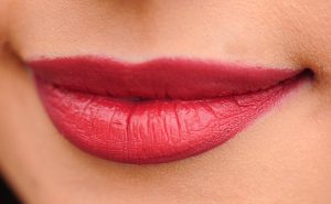 lips-1690875-300x185.jpg