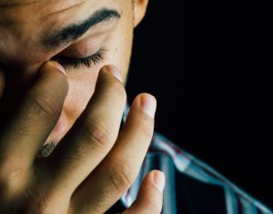 sad-864399_1920-e1580938988299-300x235.jpg