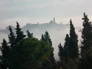 Corinaldo_nella_nebbia-300x225.jpg