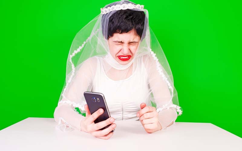 5-Unhappy-bride-crying-sitting.jpg