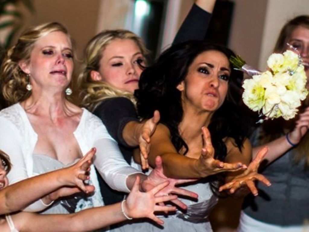 bouquet-catching-fails-lastnightresize.jpg.optimal.jpg