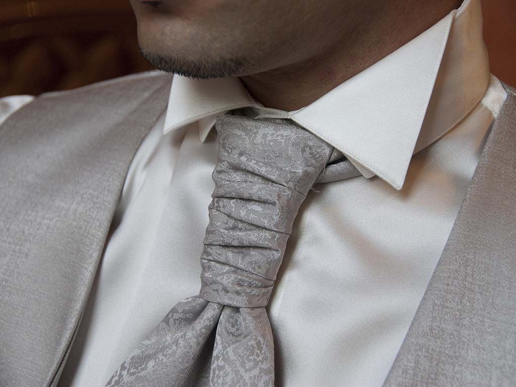 necktresizeie-2191167_1920.jpg.optimal.jpg
