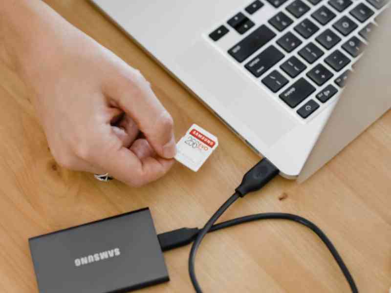 27-unsplash-40Samsung-Memory.jpg