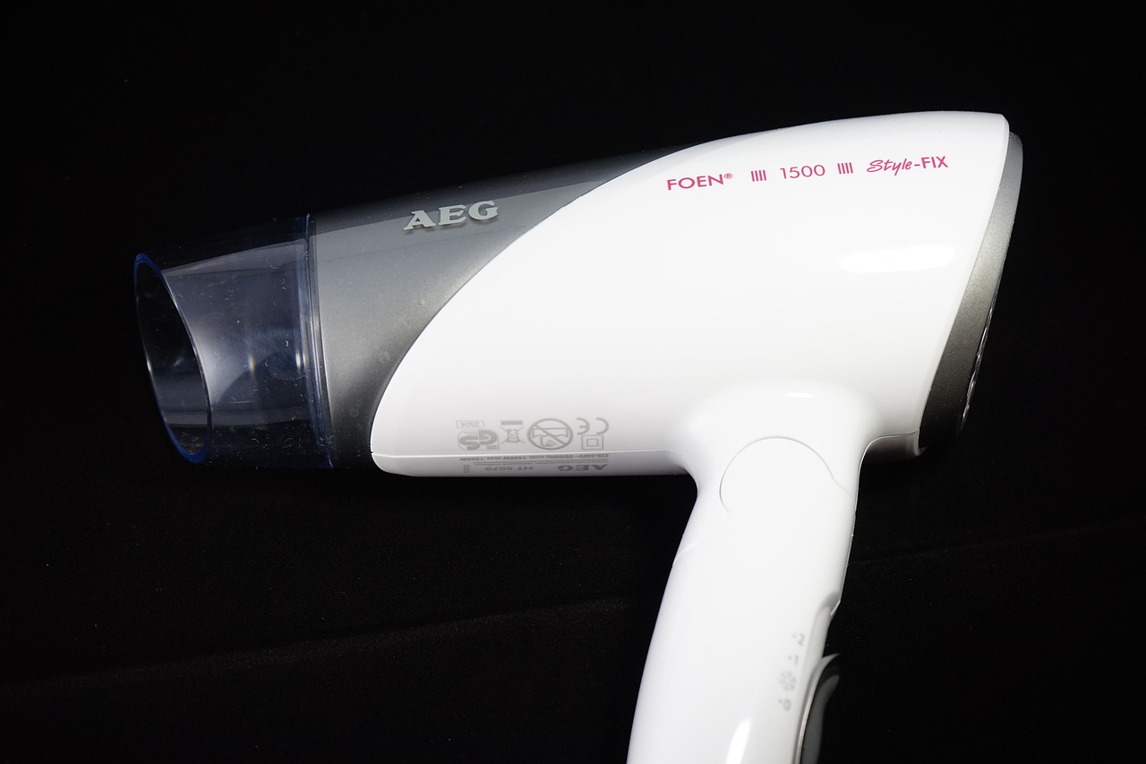 hairdryer-295617_1280.jpg