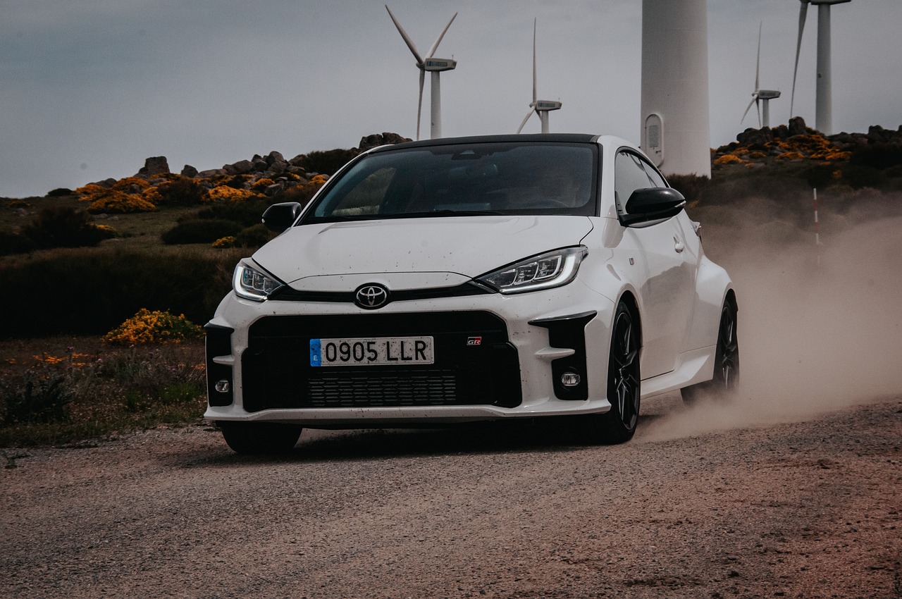 toyota-gr-yaris-6751755_1280.jpg