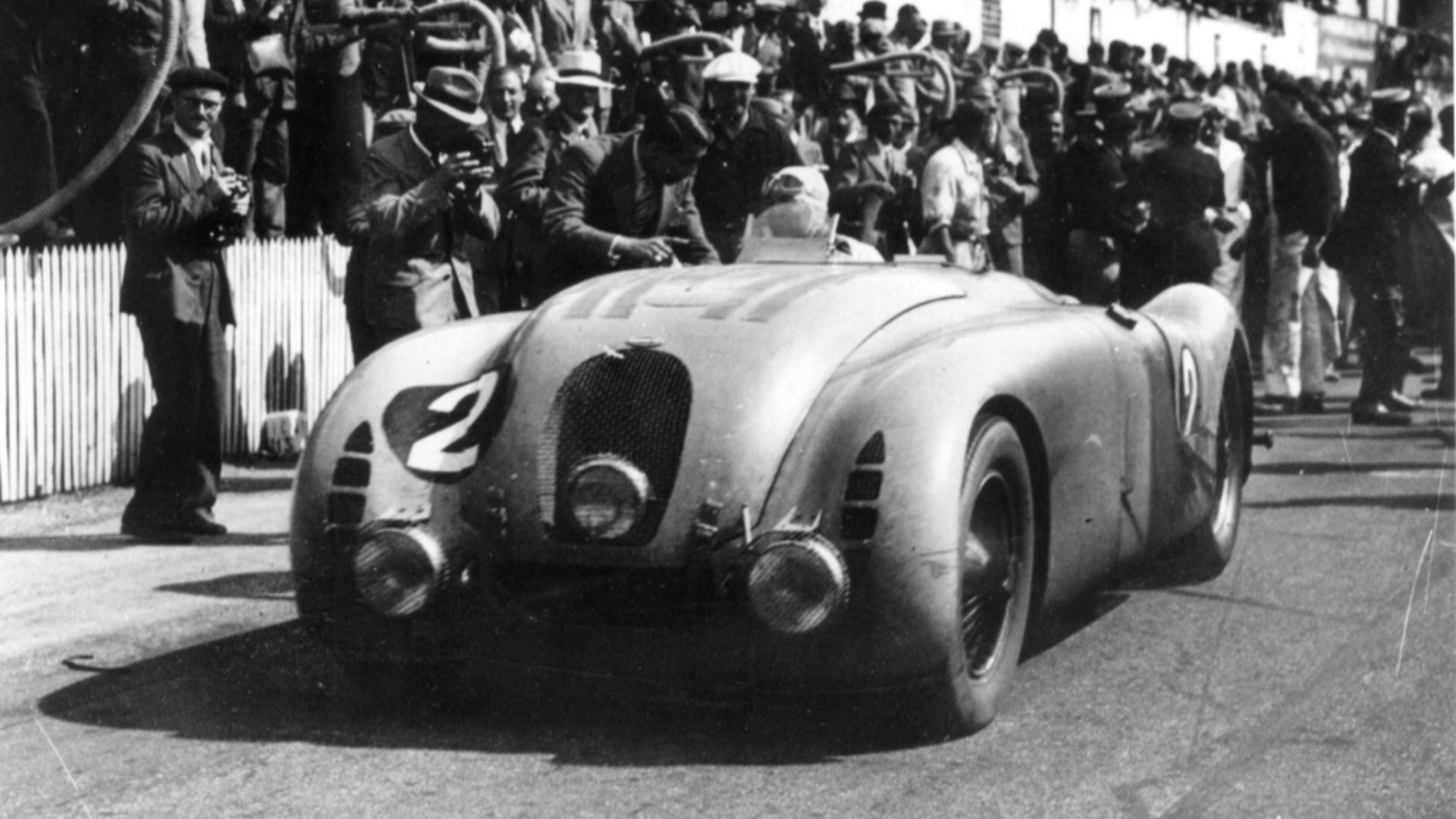 File:Bugatti Type57G Tank - 24 Heures du Mans 1937.jpg
