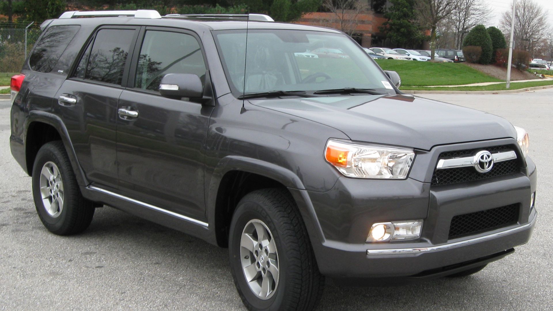 File:2010 Toyota 4Runner SR5 -- 11-23-2009.jpg