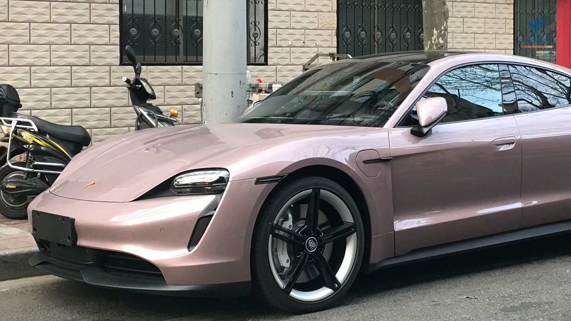 File:Porsche Taycan 2021021201.jpg