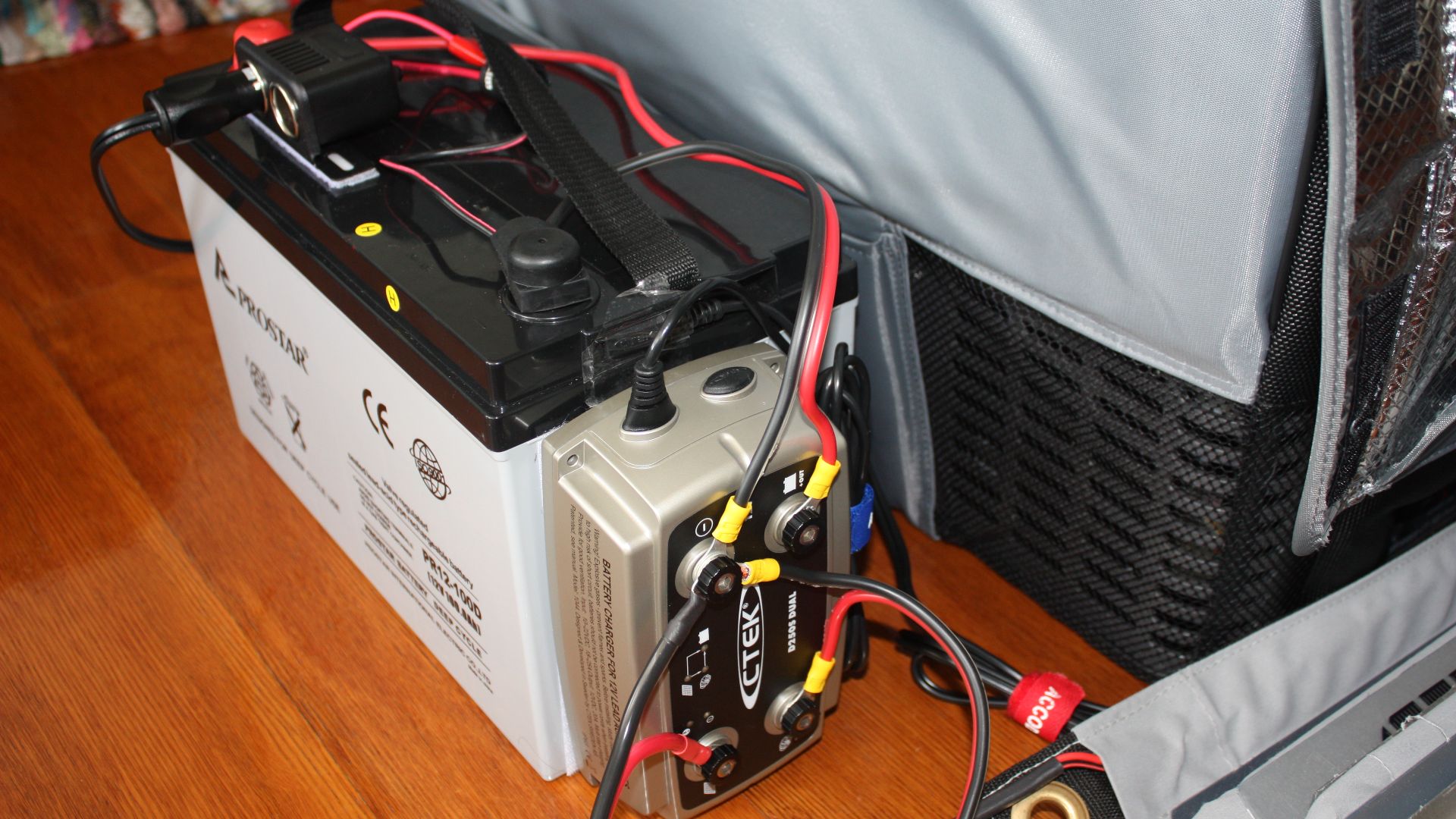 File:Auxiliary Battery & CTEK charger.jpg