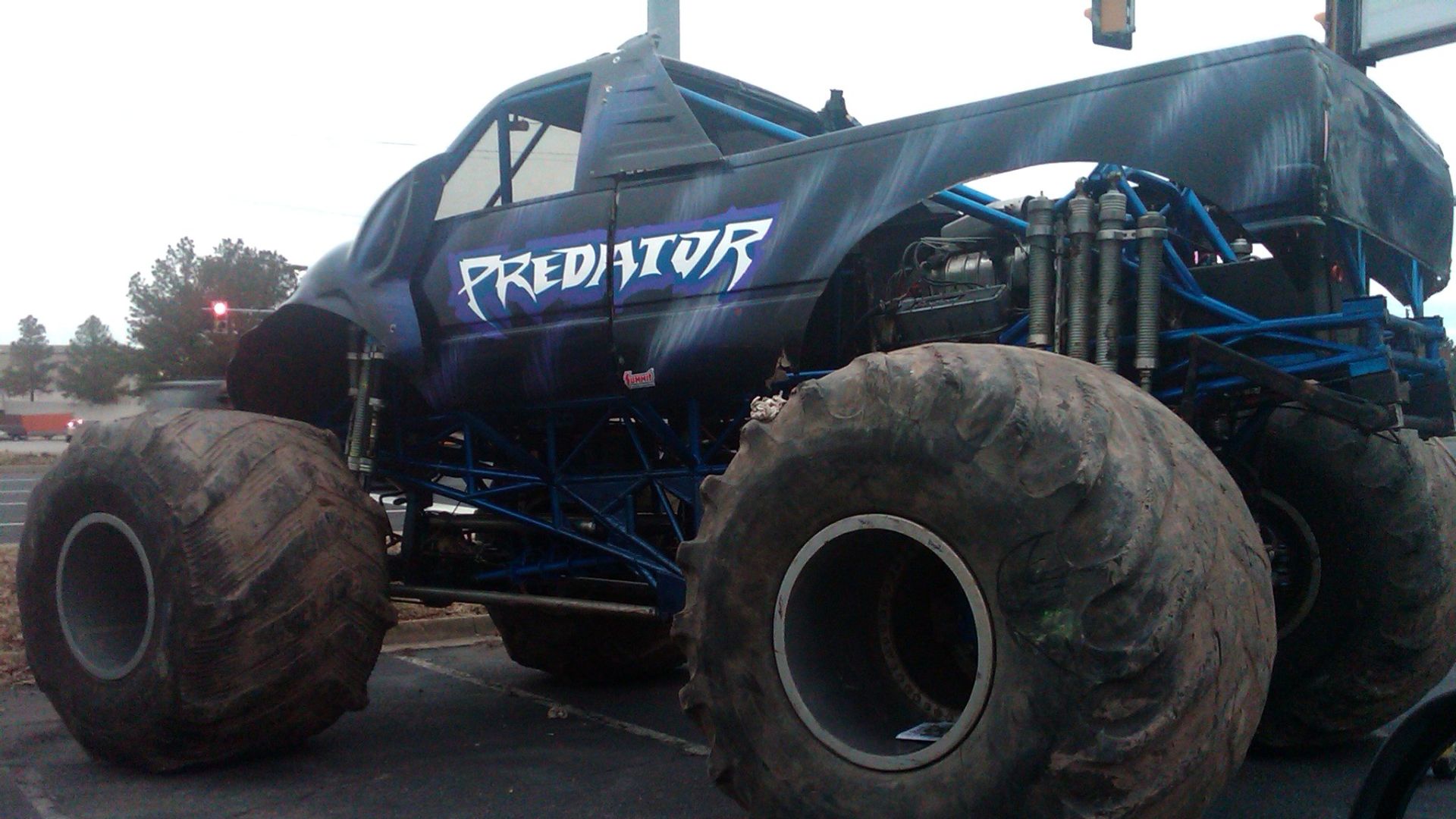 File:Predator Monster Truck 2011.jpg