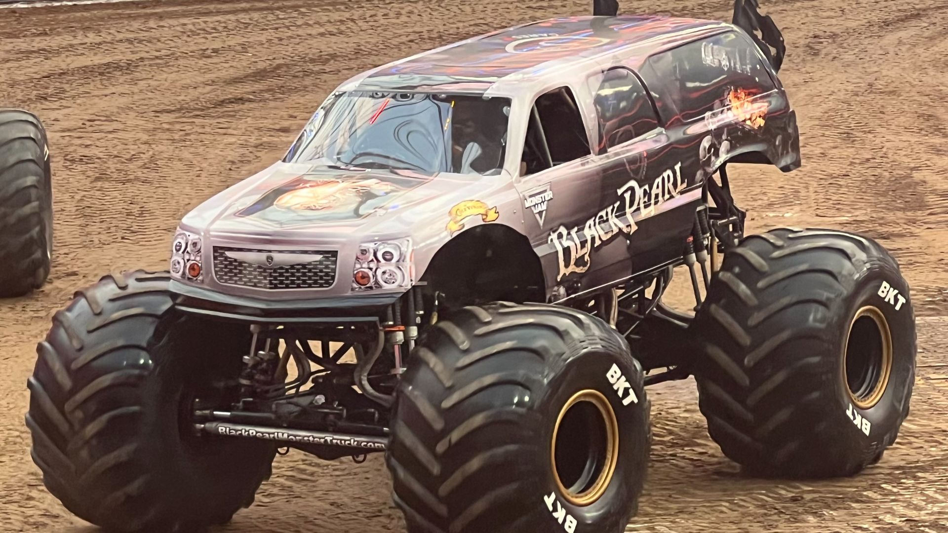 File:Black Pearl Monster Truck World Finals 2024.jpg