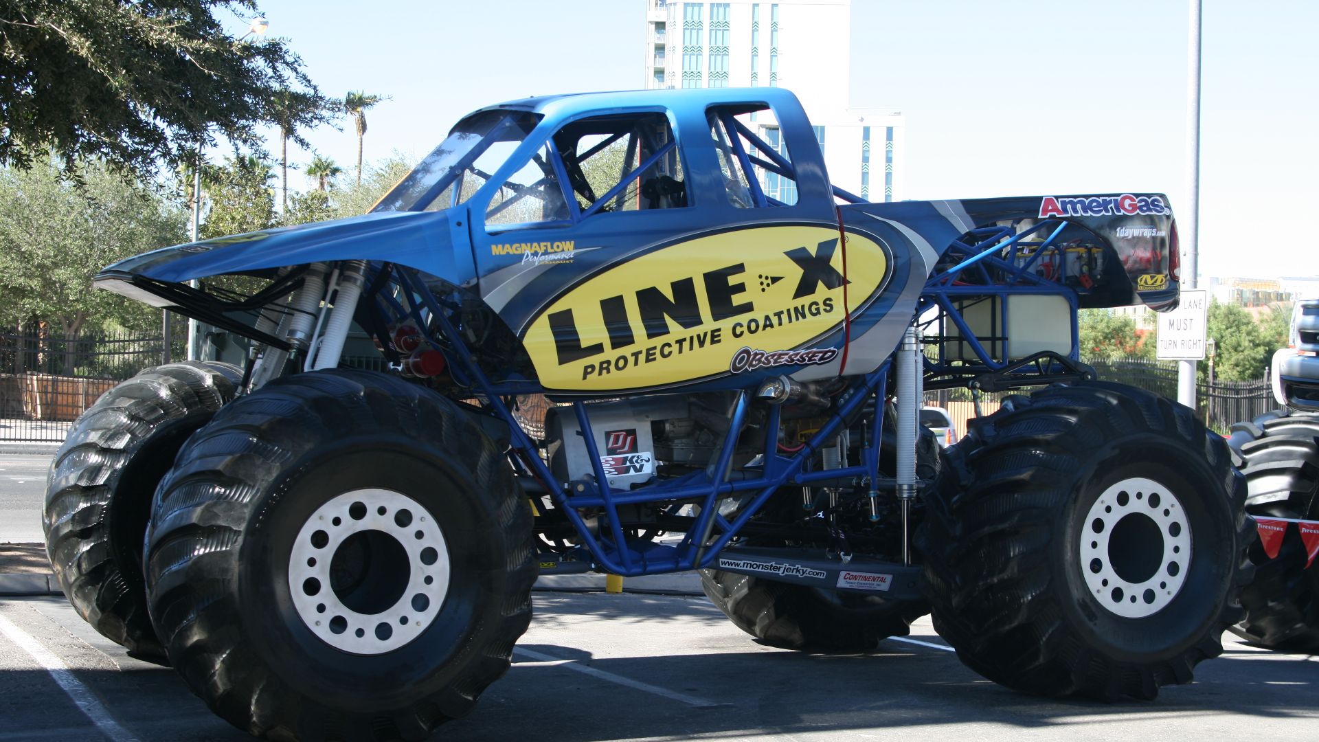 File:Obsessed Monster Truck 2010.jpg