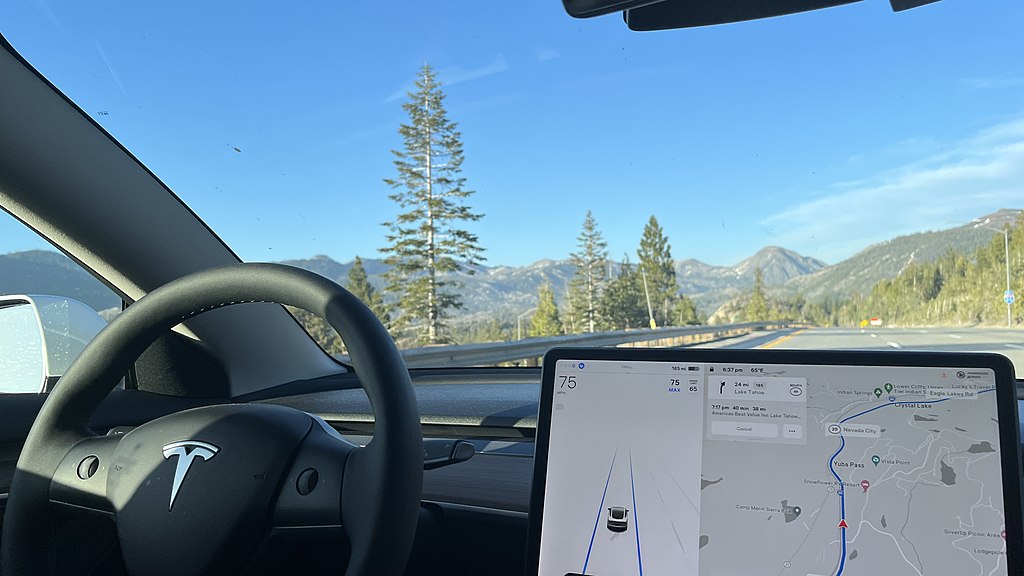 1024Px-Tesla Autopilot Engaged On I-80 Near Lake Tahoe
