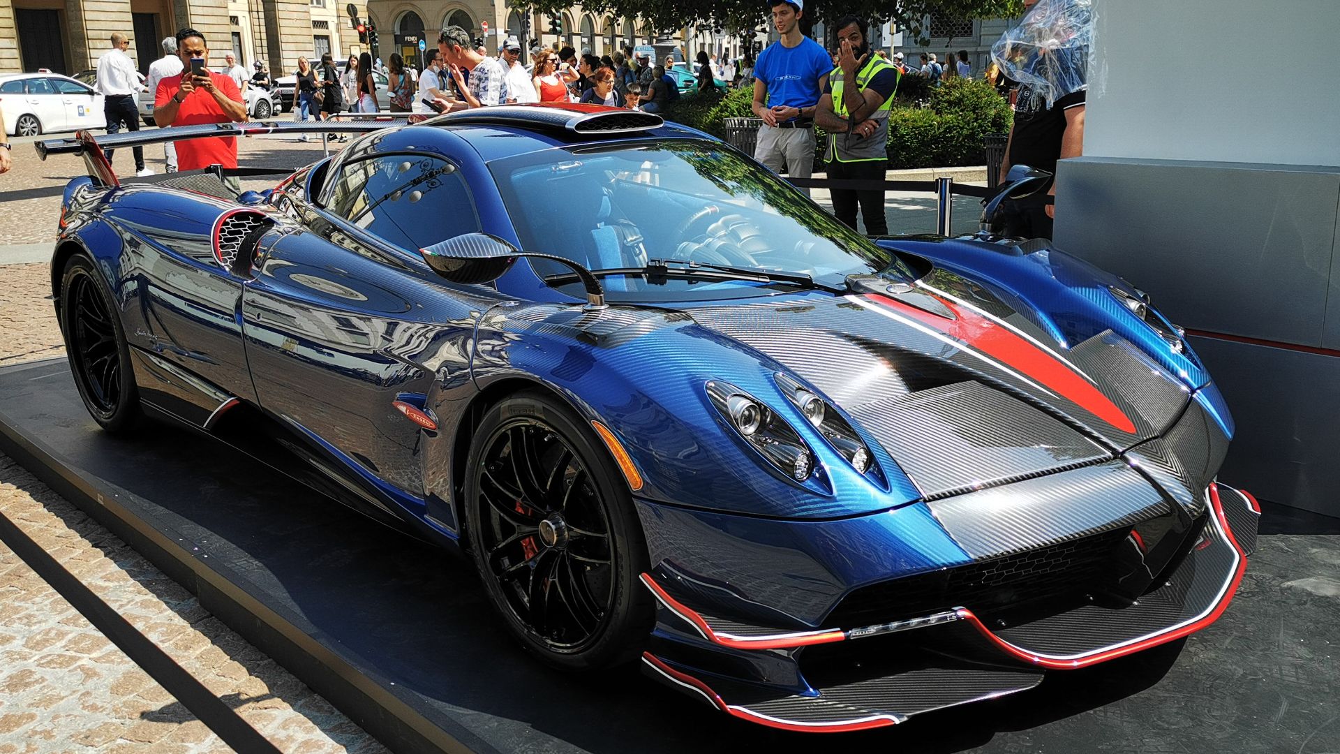 File:Pagani Huayra BC Roadster MIMO 2022.jpg