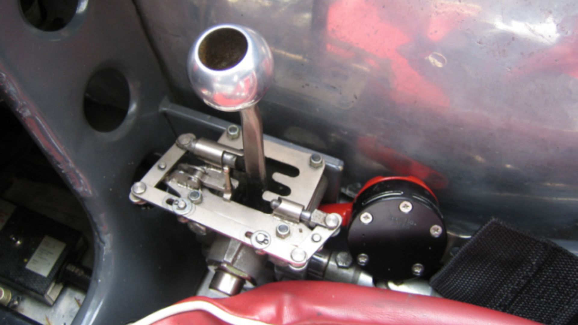 File:Lotus 18 gearstick detail.jpg
