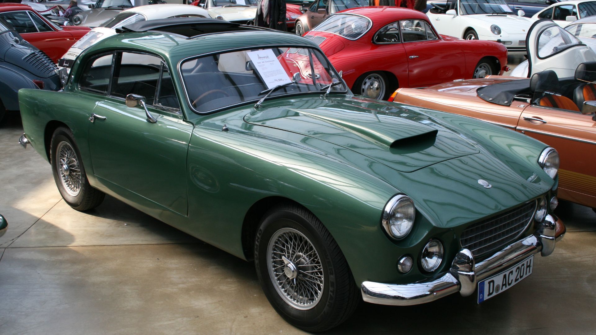 File:AC Greyhound 000 000 1961 frontright 2011-03-20 A.JPG