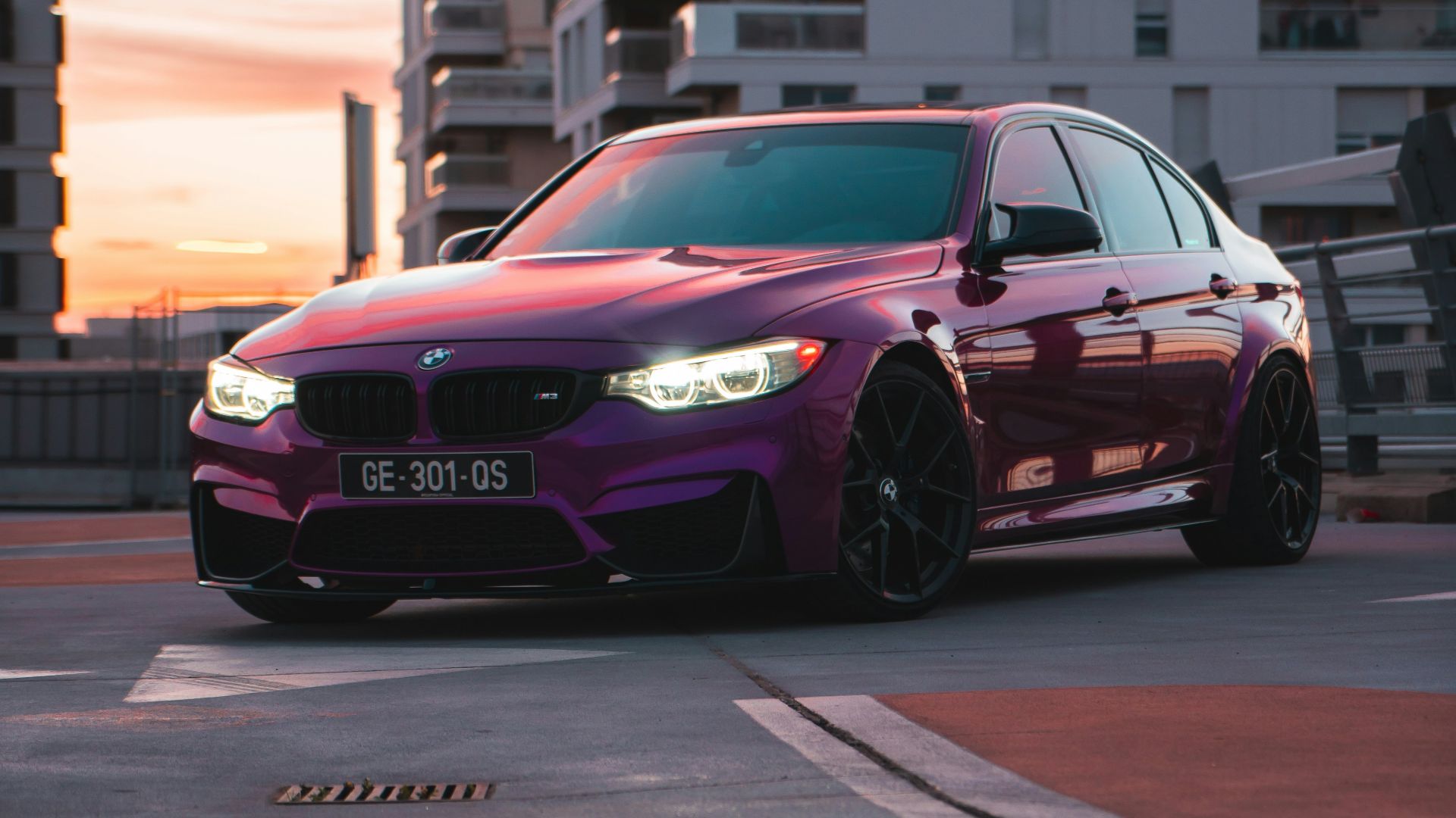 a car parked in front of a building