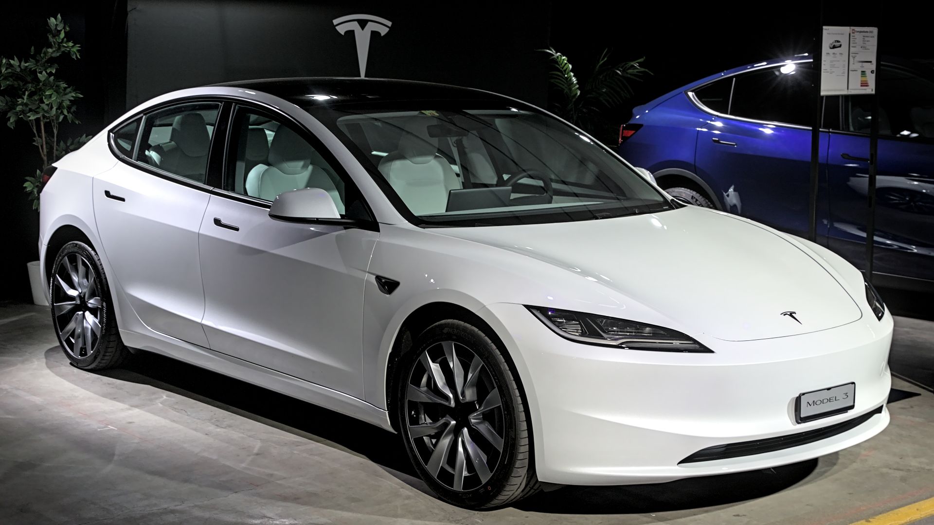 File:Tesla Model 3 (2023) Auto Zuerich 2023 1X7A1313.jpg