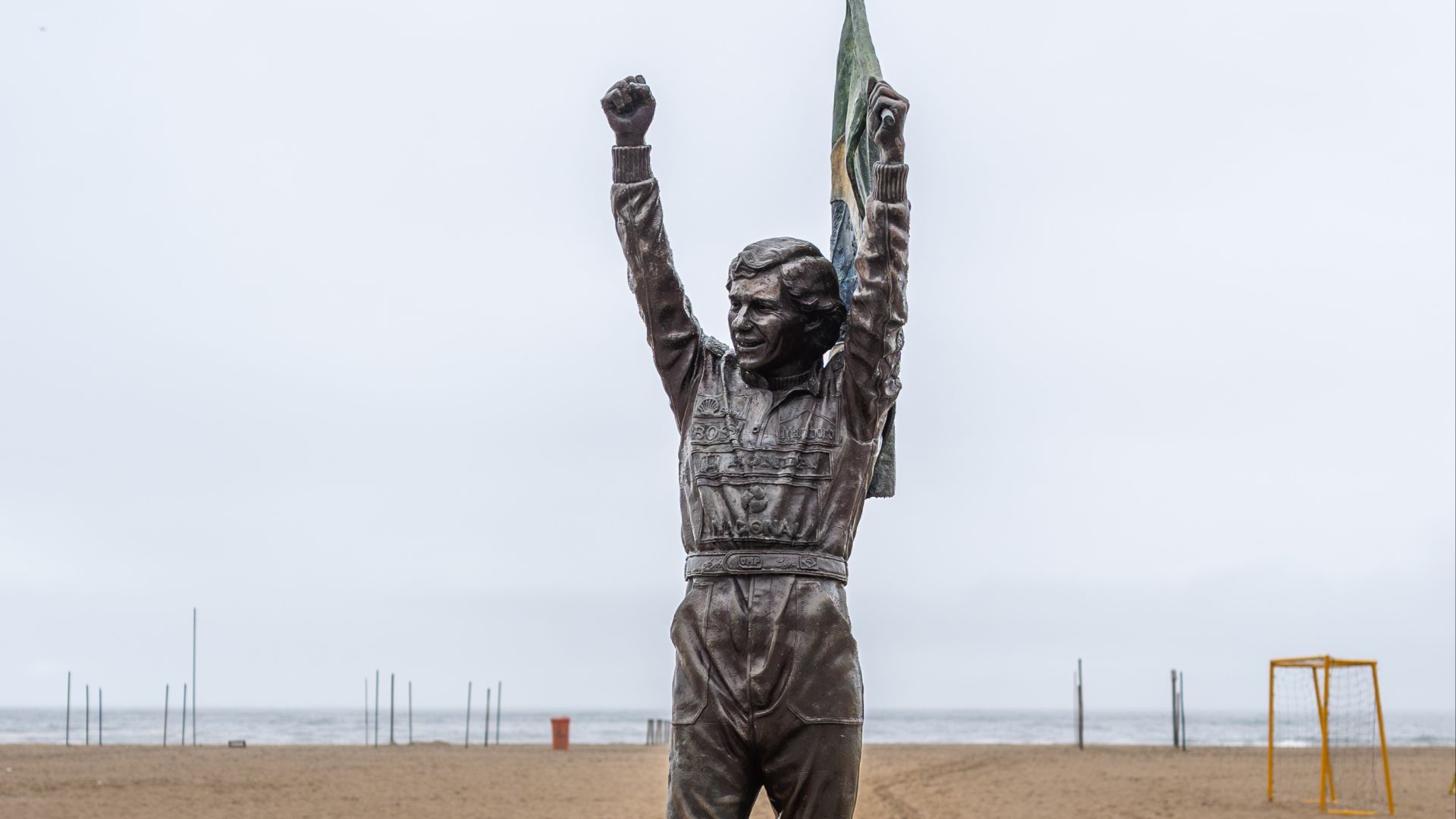 File:Estatua Ayrton Senna.jpg