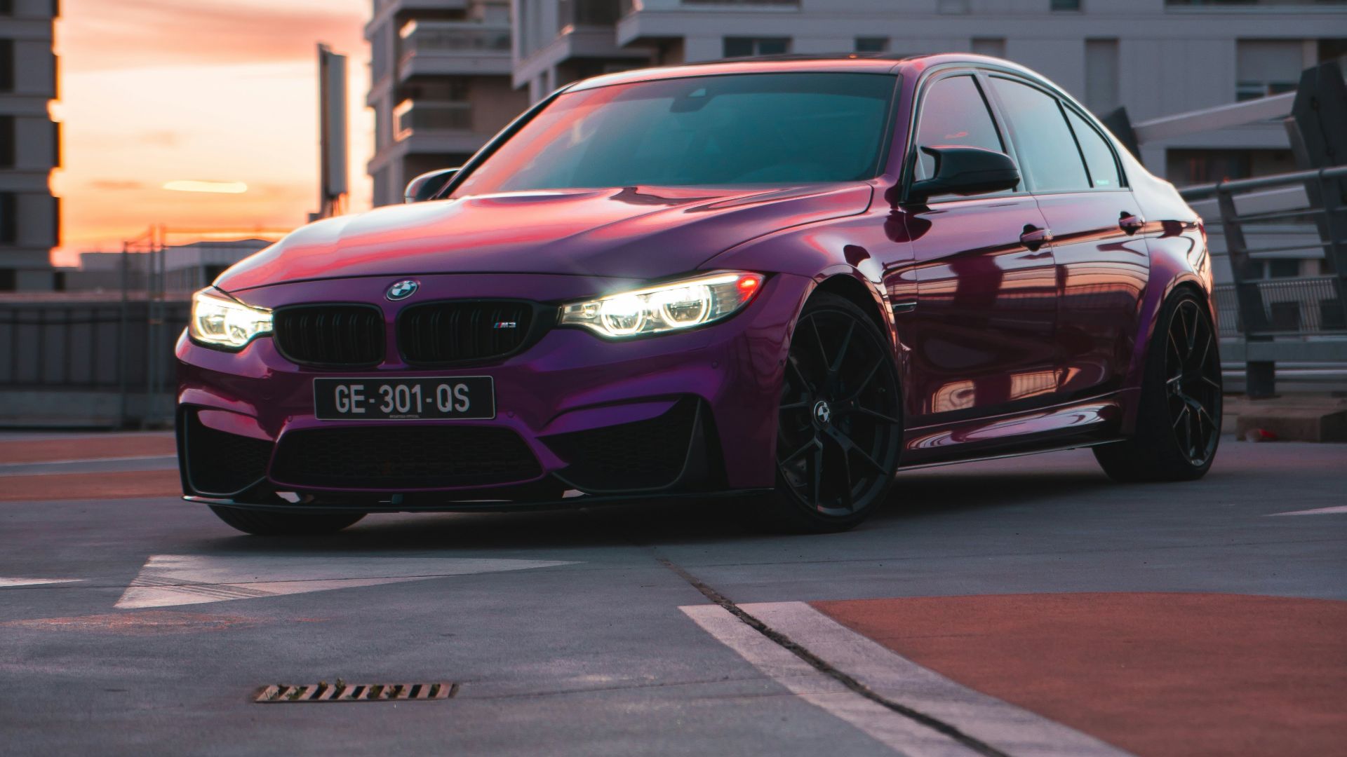 a car parked in front of a building