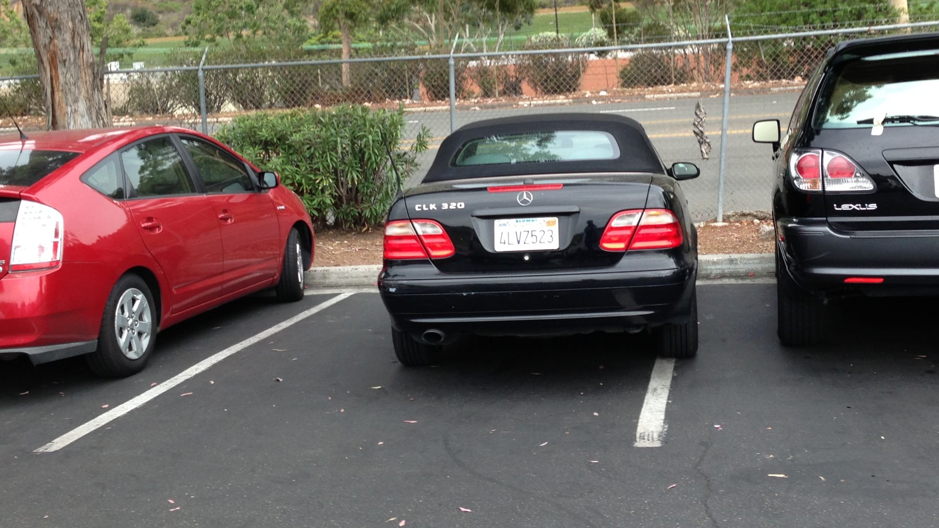 File:Bad Parking 1 2013-07-21.jpg