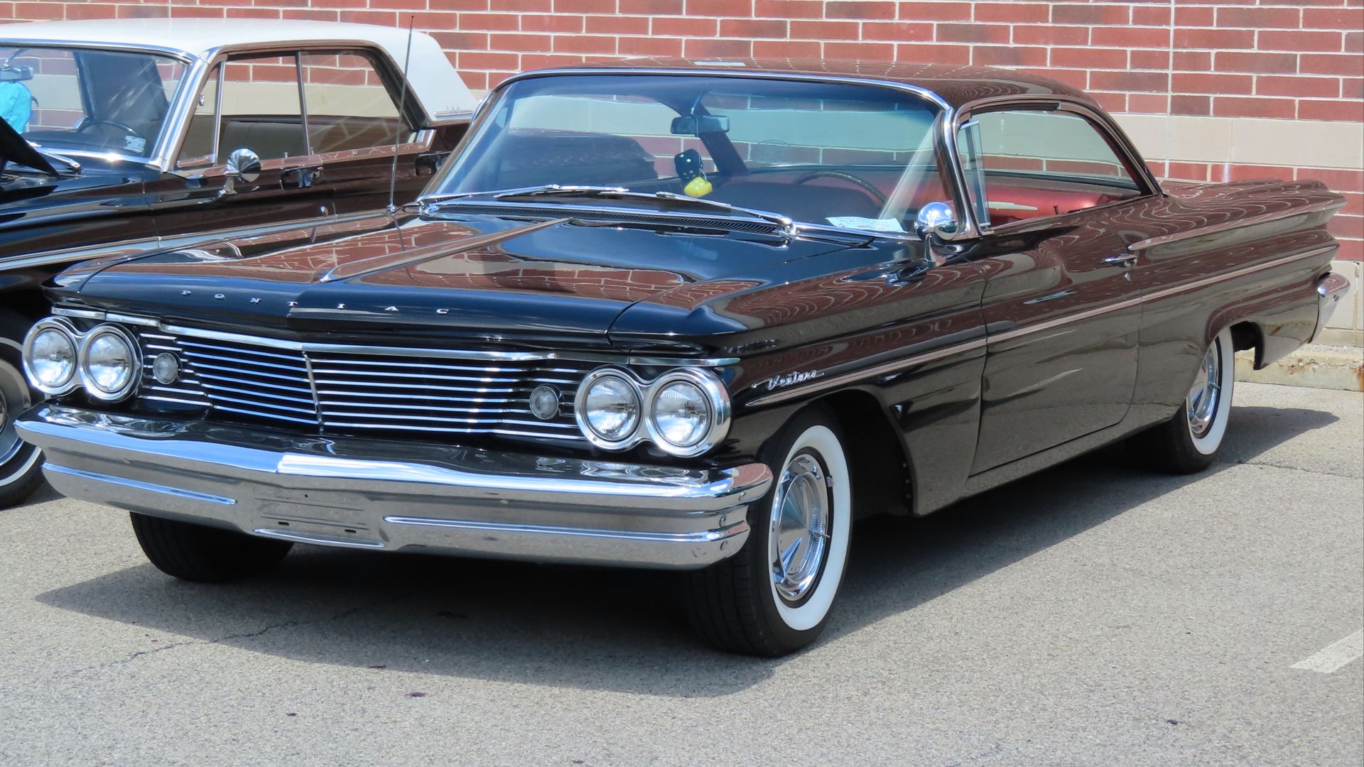 File:1960 Pontiac Ventura Sports Coupe, front left, 06-08-2024.jpg