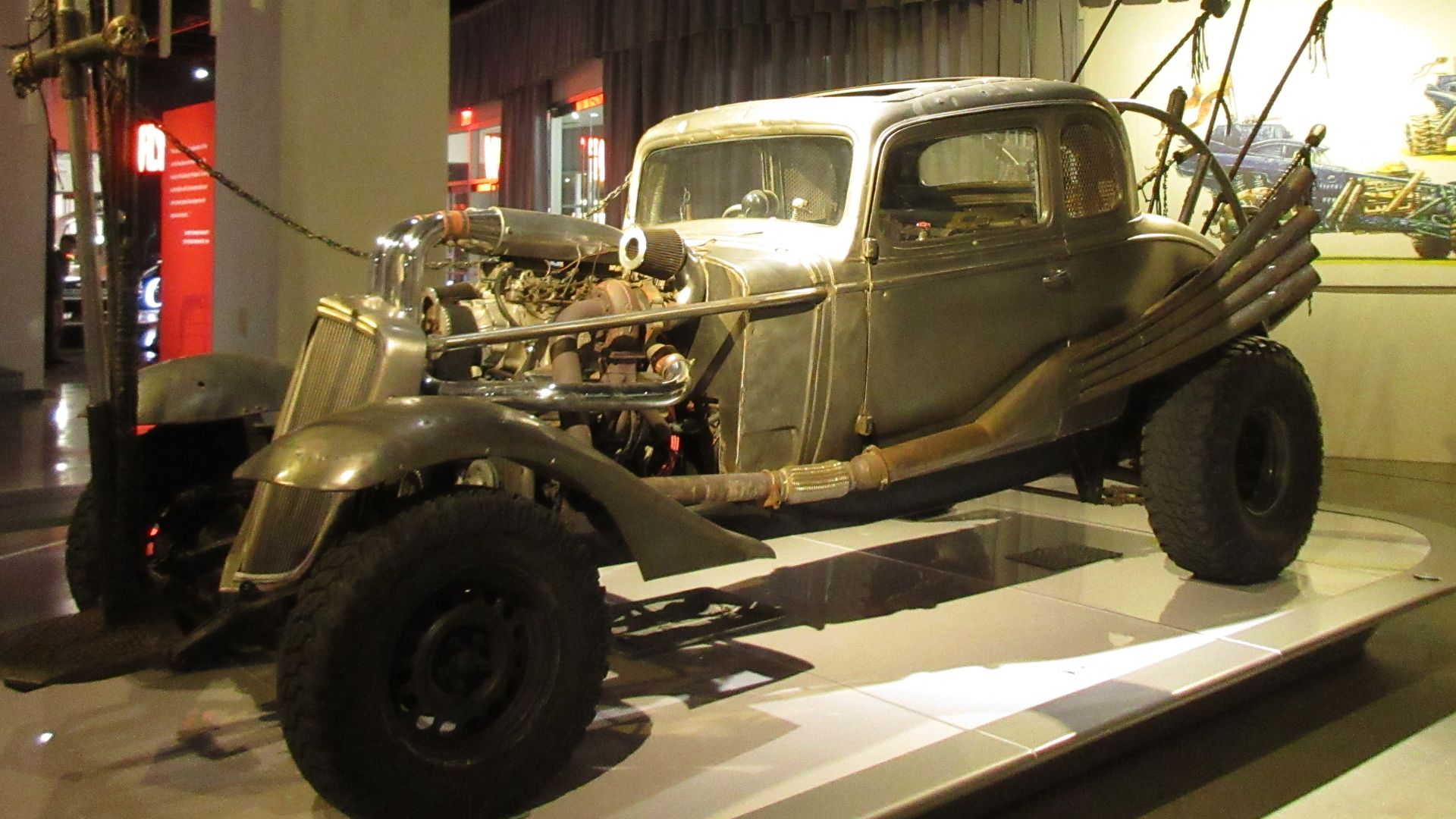 File:Mad Max Fury Road Nux Car (47840156742).jpg