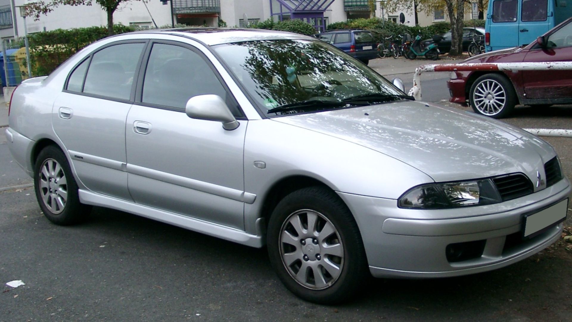 File:Mitsubishi Carisma front 20071026.jpg