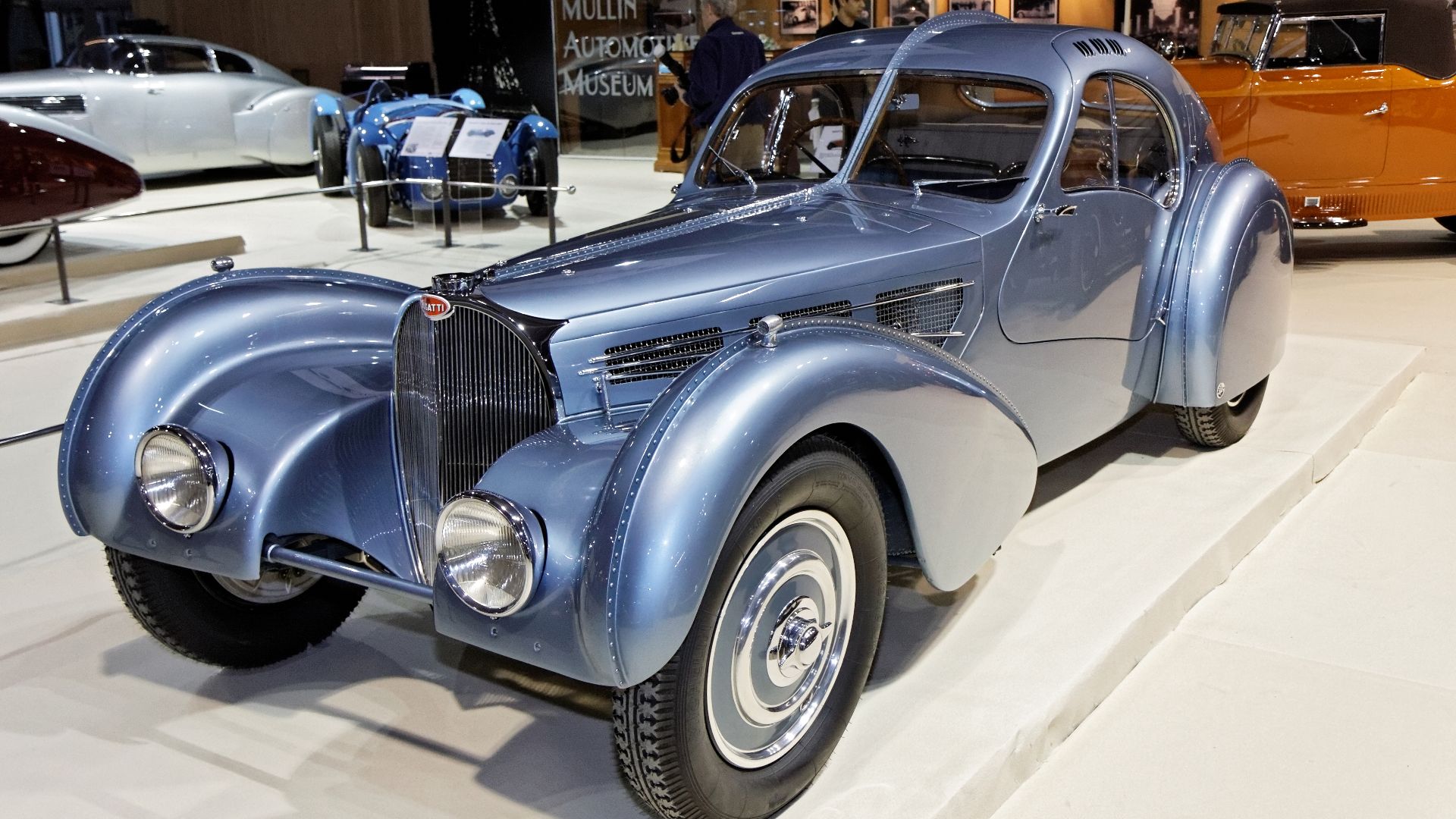 File:Paris - Retromobile 2012 - Bugatti type 57SC Atlantic - 1936 - 001.jpg