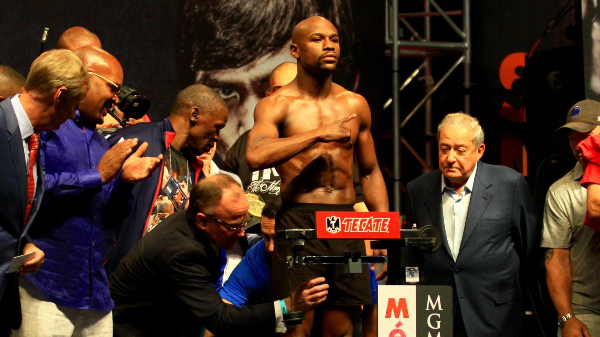 File:Floyd Mayweather Jr. 2015.jpg