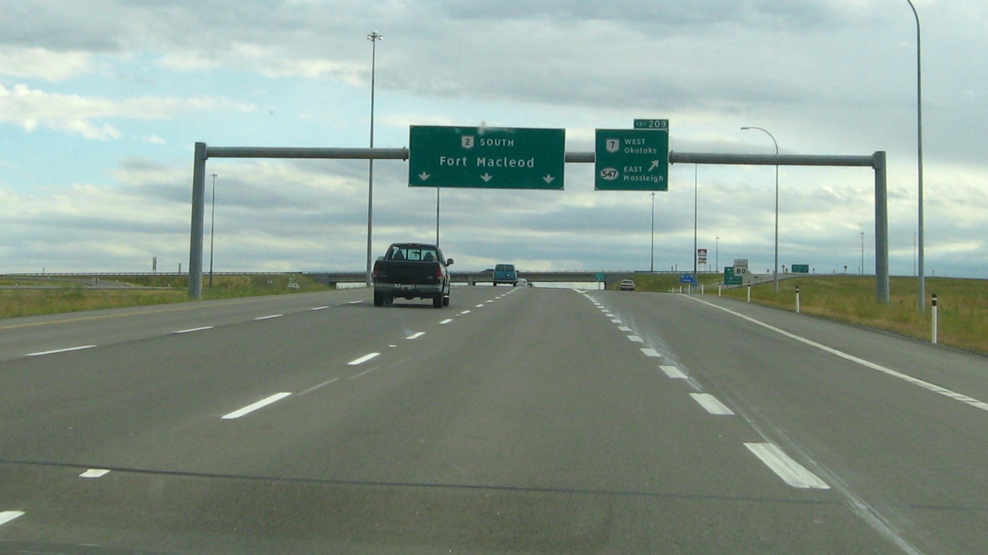 File:Alberta Highway 2 Exit 209.jpg