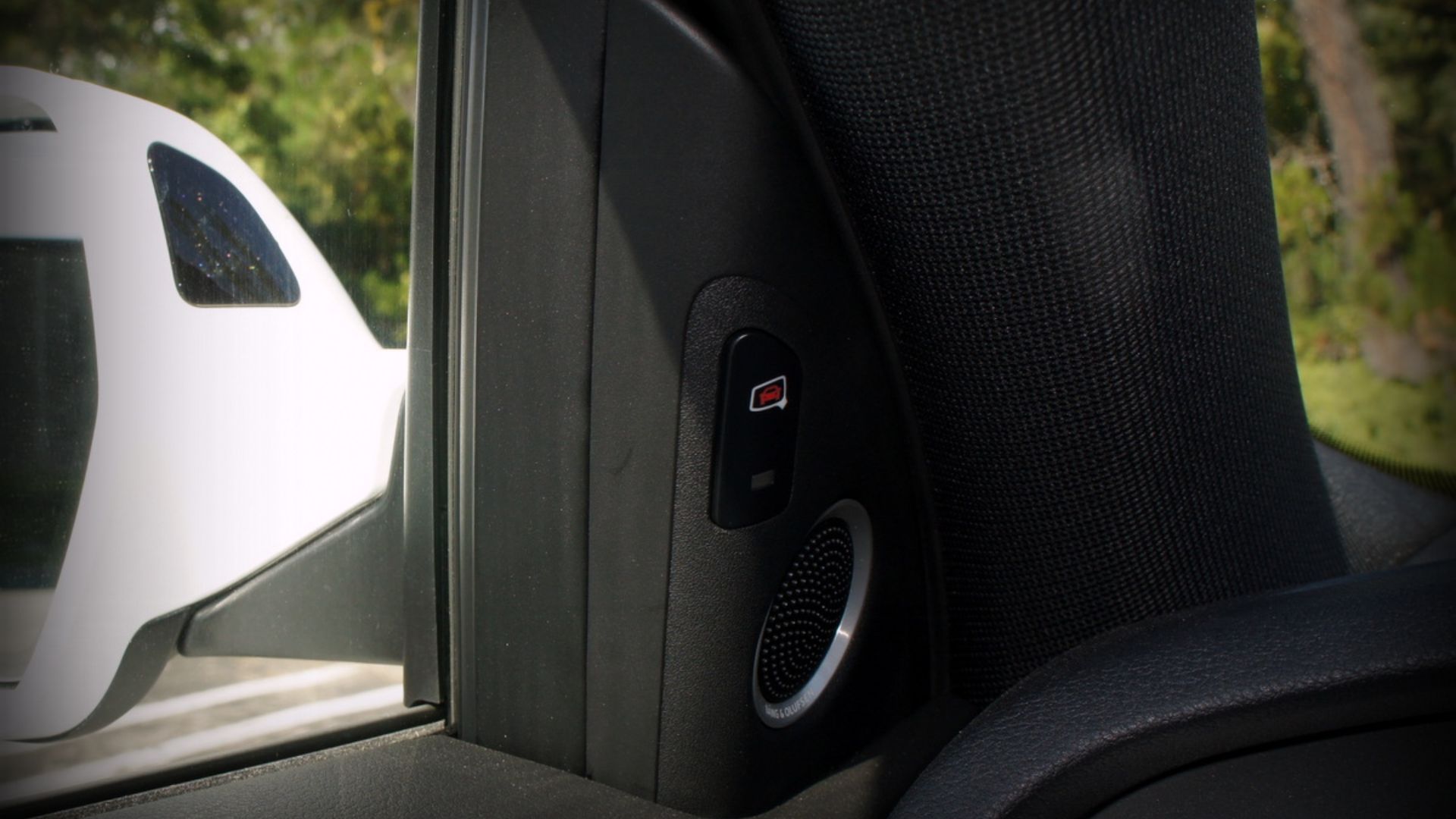 File:Blind Spot Indicator & Controller - 2012 Audi A4 Quattro (7590857080).jpg