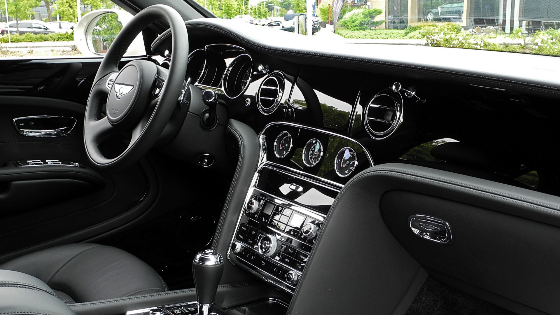 File:Bentley Mulsanne – Innenraum (1), 30. August 2011, Düsseldorf.jpg