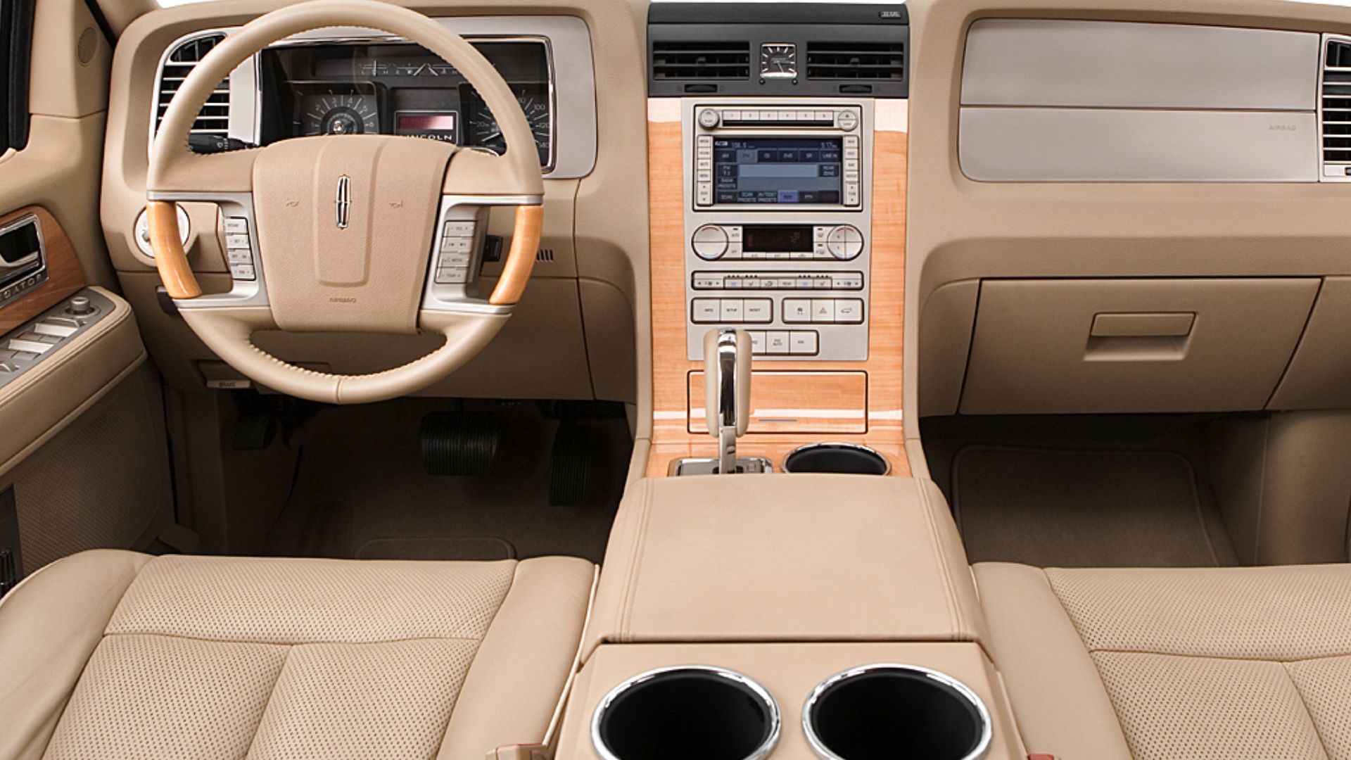 File:07 Lincoln Navigator interior.jpg