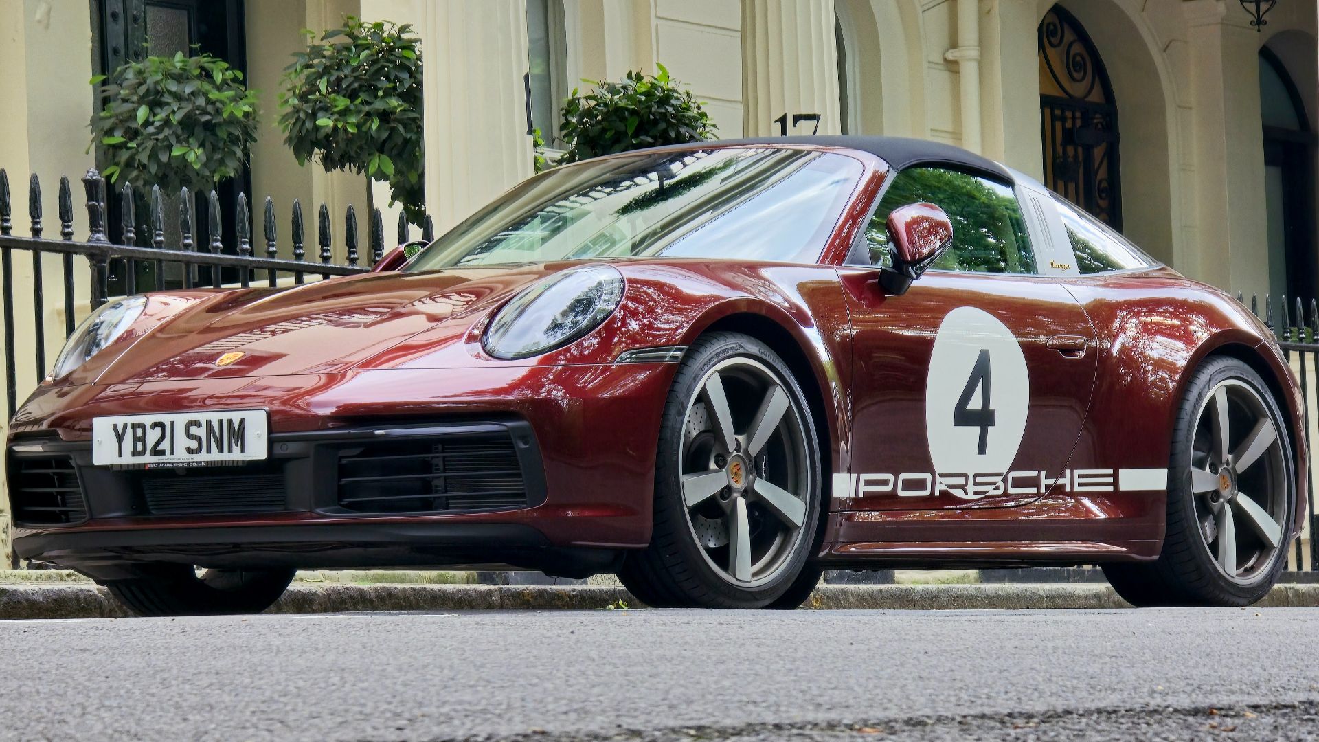 File:2021 Porsche 911 992 Targa 4S Heritage (59443).jpg