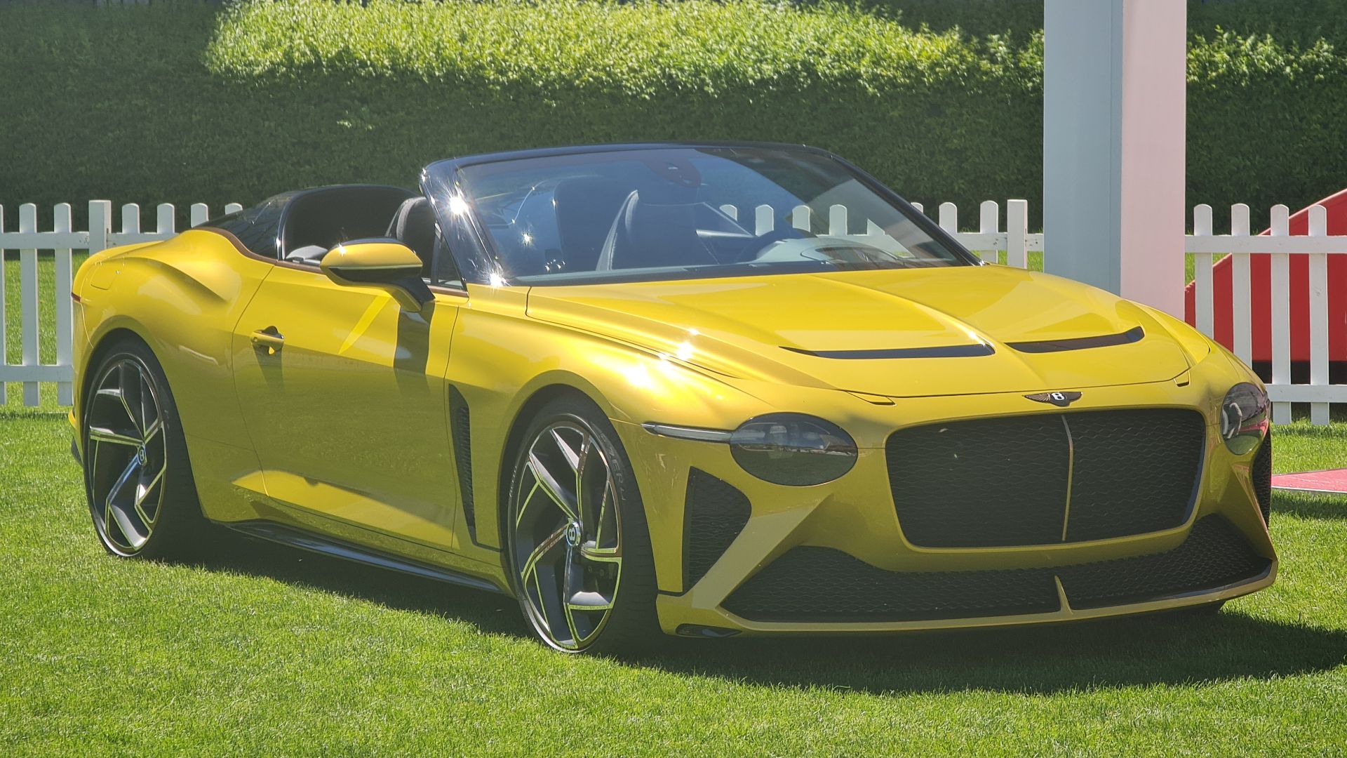 File:2020 Bentley Bacalar Mulliner.jpg