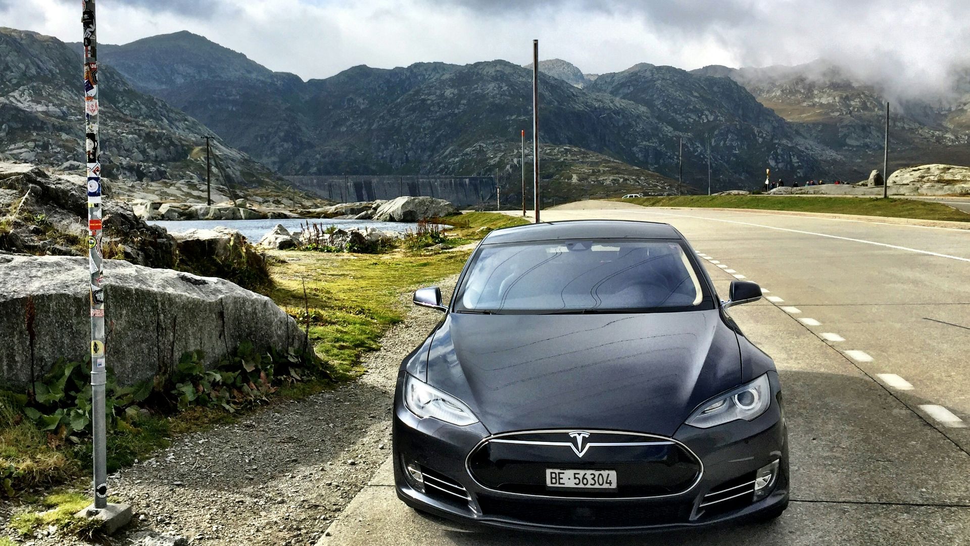 black car on road during daytime