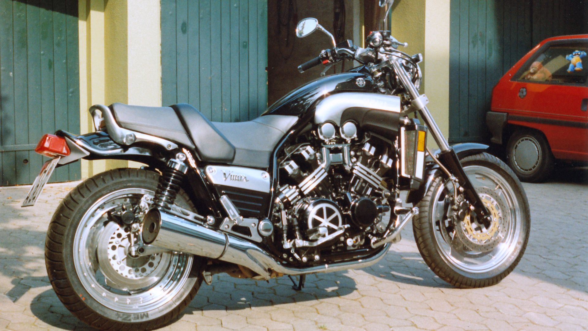 File:Yamaha V-Max Räderumbau.jpg