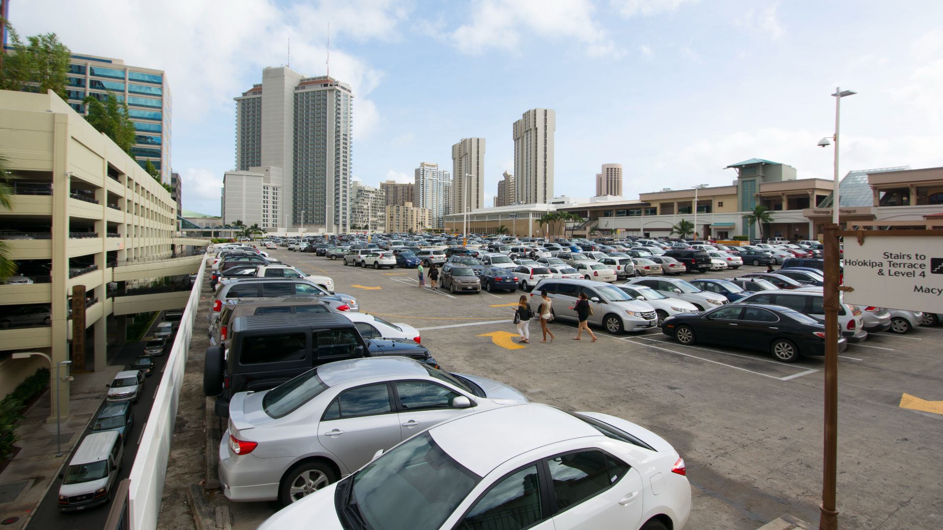 File:Parking Lot @ Ala Moana (23347448609).jpg