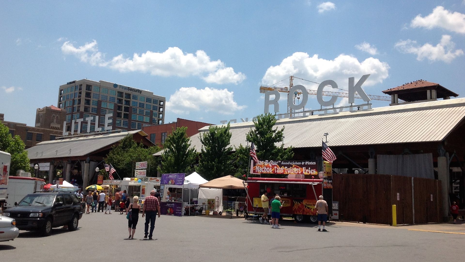 File:Little Rock River Market 4th July, 2013.JPG