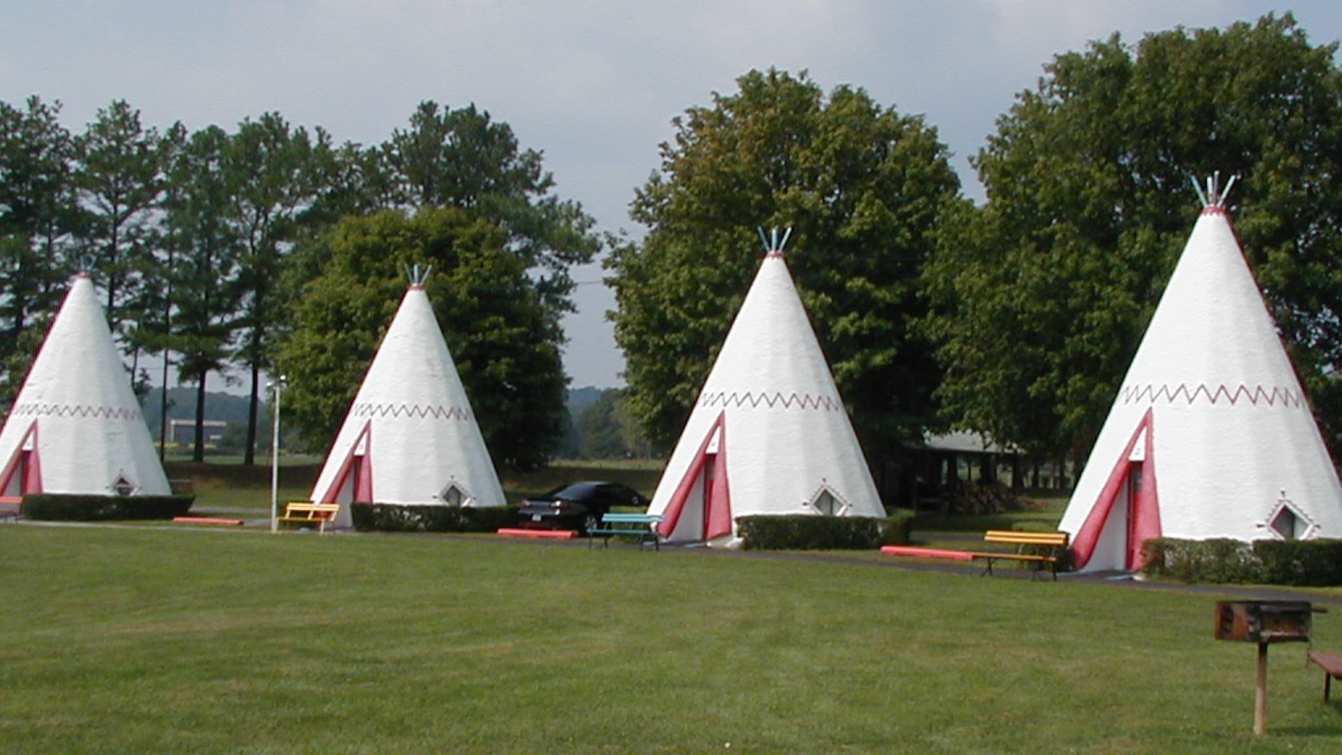 File:Wigwam Village Motel 2000.jpg