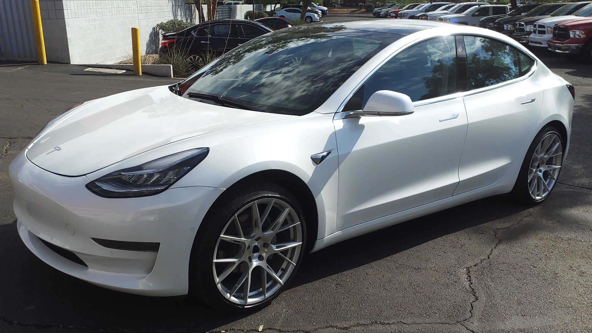 File:20 Tesla Model 3 Standard (1).jpg