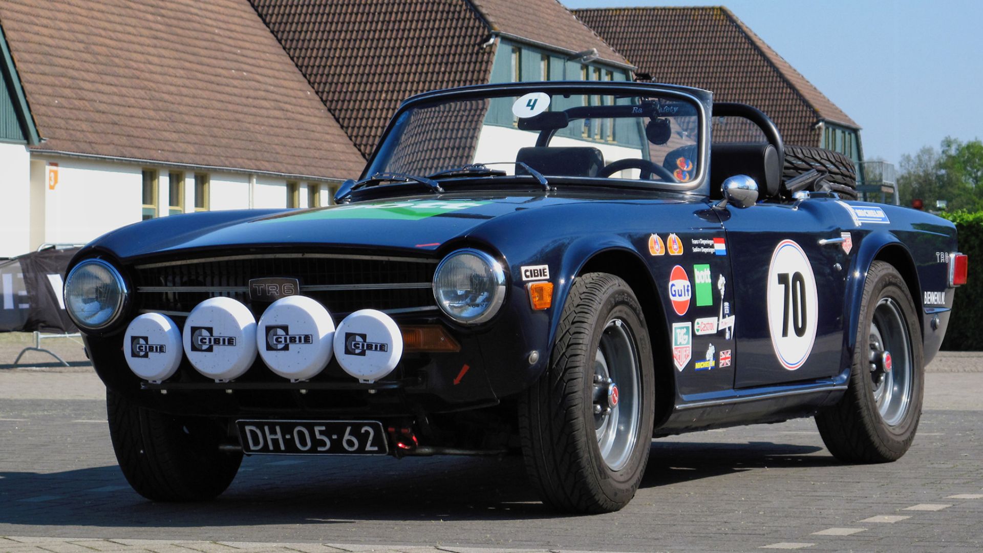 File:1970 Triumph TR6.jpg
