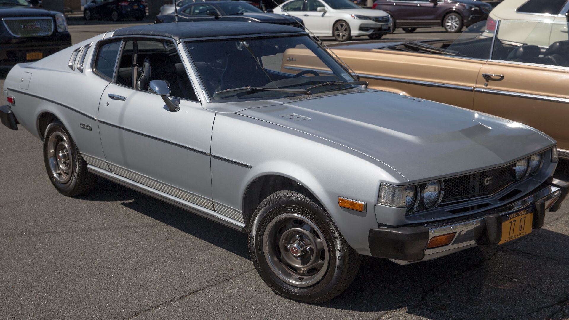 File:1977 Toyota Celica Liftback GT in silver, front right.jpg
