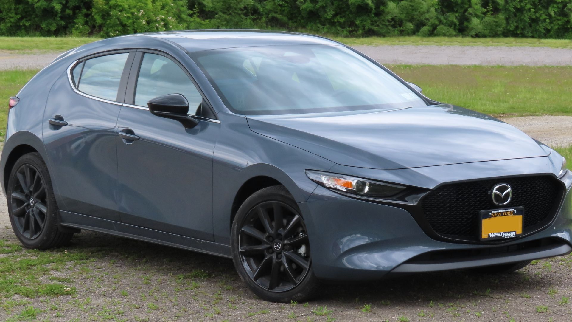 File:2025 Mazda3 2.5 S Carbon Edition hatchback, front right, 05-25-2025.jpg