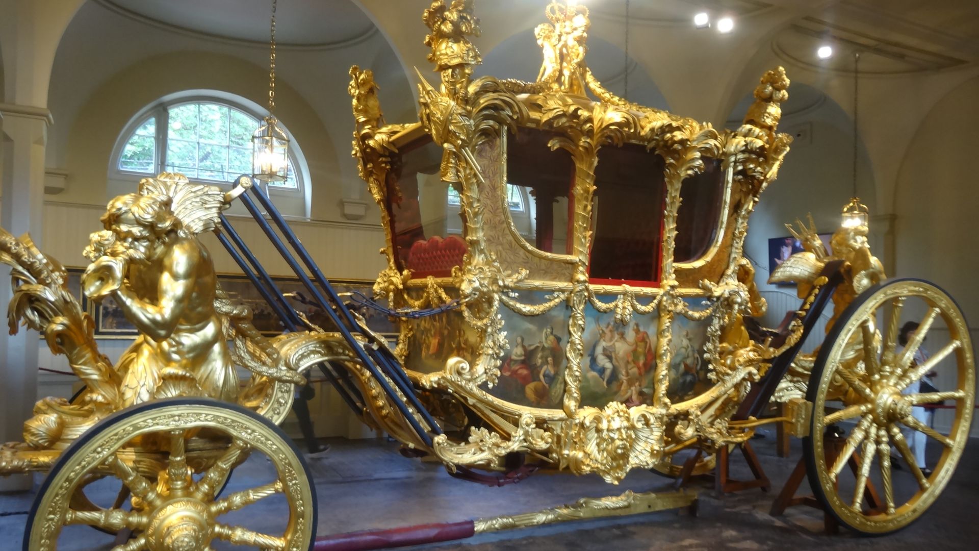 File:Gold State Coach at the Royal Mews - 006.jpg